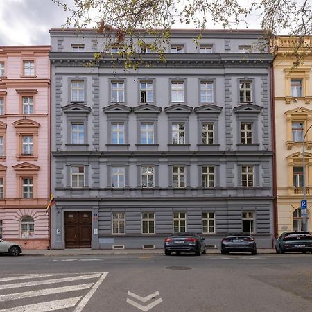 Luxurious, Charming Studio Perfect For Couples Praha Bagian luar foto
