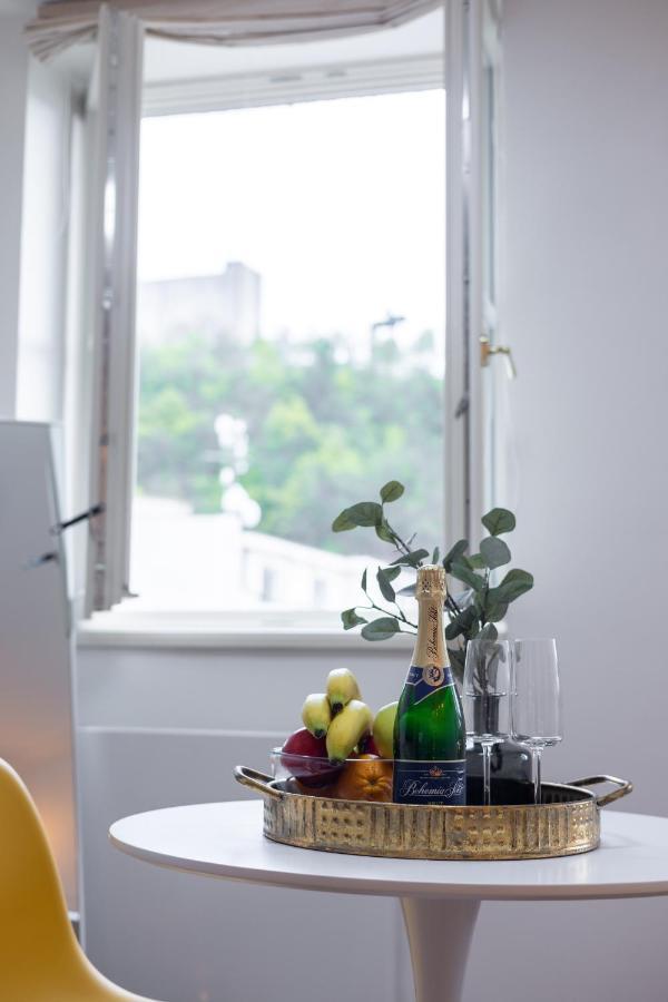 Luxurious, Charming Studio Perfect For Couples Praha Bagian luar foto